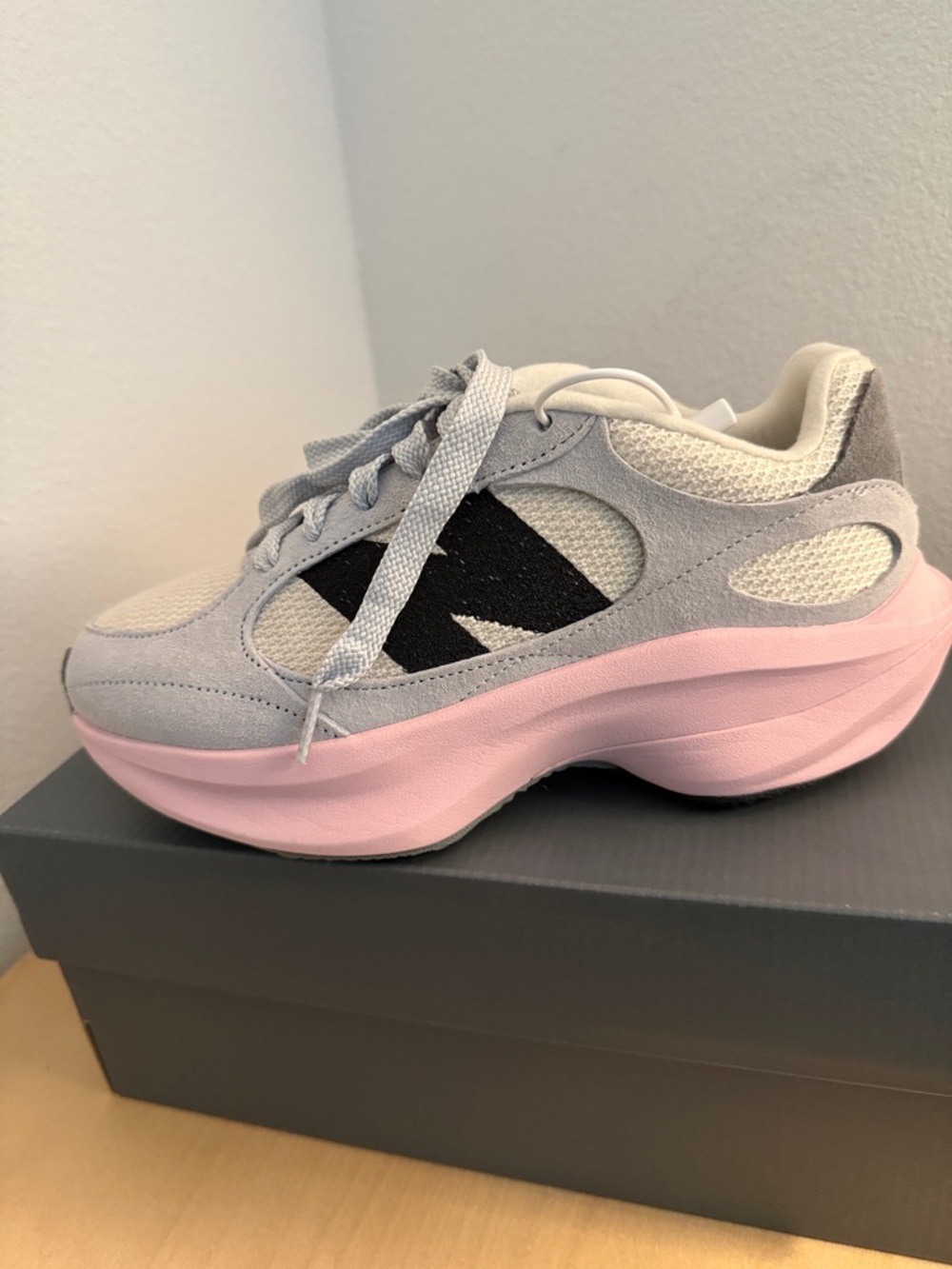 New Balance Light Gray and Pink Platform Runner - Picture 2 of 5